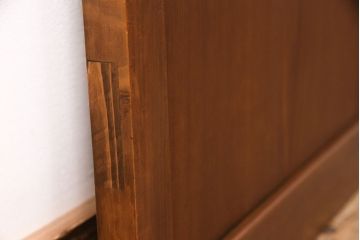 昭和中期のドアをリペア&カスタム!設置場所に合わせてリサイズ。ドアノブ、蝶番は取り外し、埋め木加工。現状に近しい色味に着色し仕上げ。(木製ドア、建具)