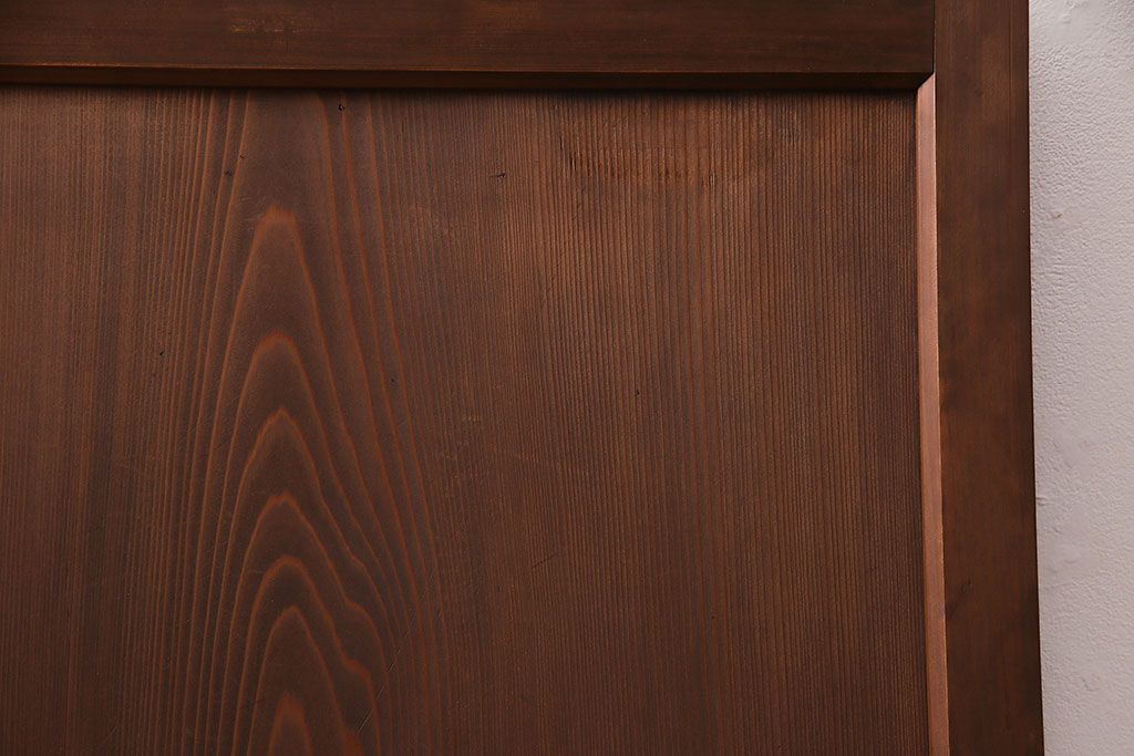 昭和中期のドアをリペア&カスタム!設置場所に合わせてリサイズ。ドアノブ、蝶番は取り外し、埋め木加工。現状に近しい色味に着色し仕上げ。(木製ドア、建具)