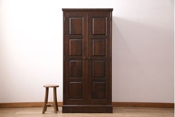 北海道民芸家具のワードローブをリペア&カスタム!ネクタイハンガーを取り外し、可動式の棚板を設置。靴棚にリメイク。(キャビネット、下駄箱)