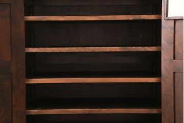 北海道民芸家具のワードローブをリペア&カスタム!ネクタイハンガーを取り外し、可動式の棚板を設置。靴棚にリメイク。(キャビネット、下駄箱)