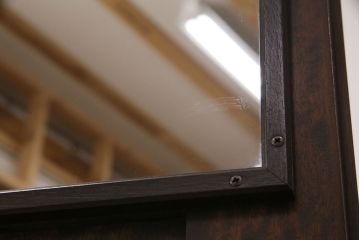 北海道民芸家具のワードローブをリペア&カスタム!ネクタイハンガーを取り外し、可動式の棚板を設置。靴棚にリメイク。(キャビネット、下駄箱)