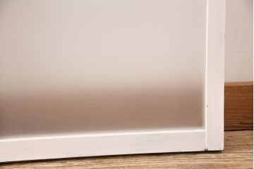 アンティークのガラス戸2枚をリペア&カスタム!高品質リペア済み商品をアンティークホワイトのペイント仕上げ。(引き戸、建具)