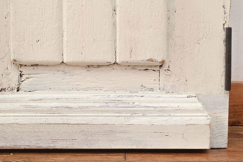 フランスアンティークの親子ドアをリペア&カスタム!ガラスをアクリル板へ差し替え。本体はアンティークホワイトのペイント、アイアン部には黒の着色をし仕上げ。(木製ドア、扉、建具)