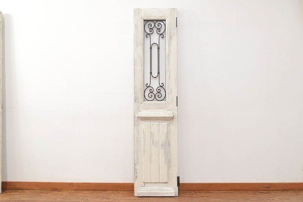 フランスアンティークの親子ドアをリペア&カスタム!ガラスをアクリル板へ差し替え。本体はアンティークホワイトのペイント、アイアン部には黒の着色をし仕上げ。(木製ドア、扉、建具)