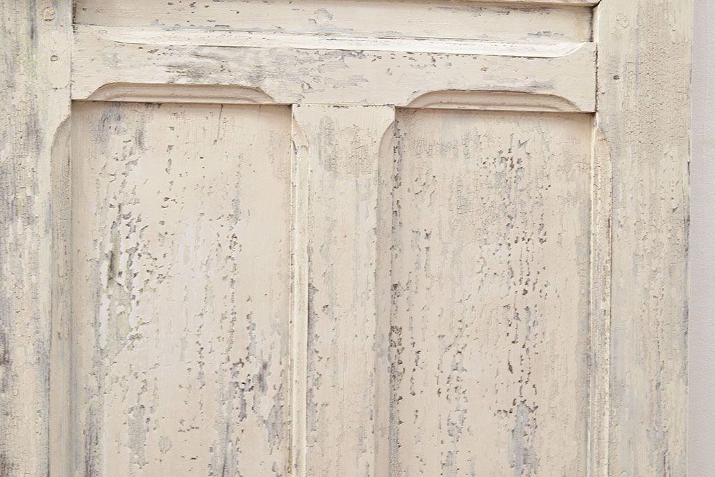 フランスアンティークの親子ドアをリペア&カスタム!ガラスをアクリル板へ差し替え。本体はアンティークホワイトのペイント、アイアン部には黒の着色をし仕上げ。(木製ドア、扉、建具)