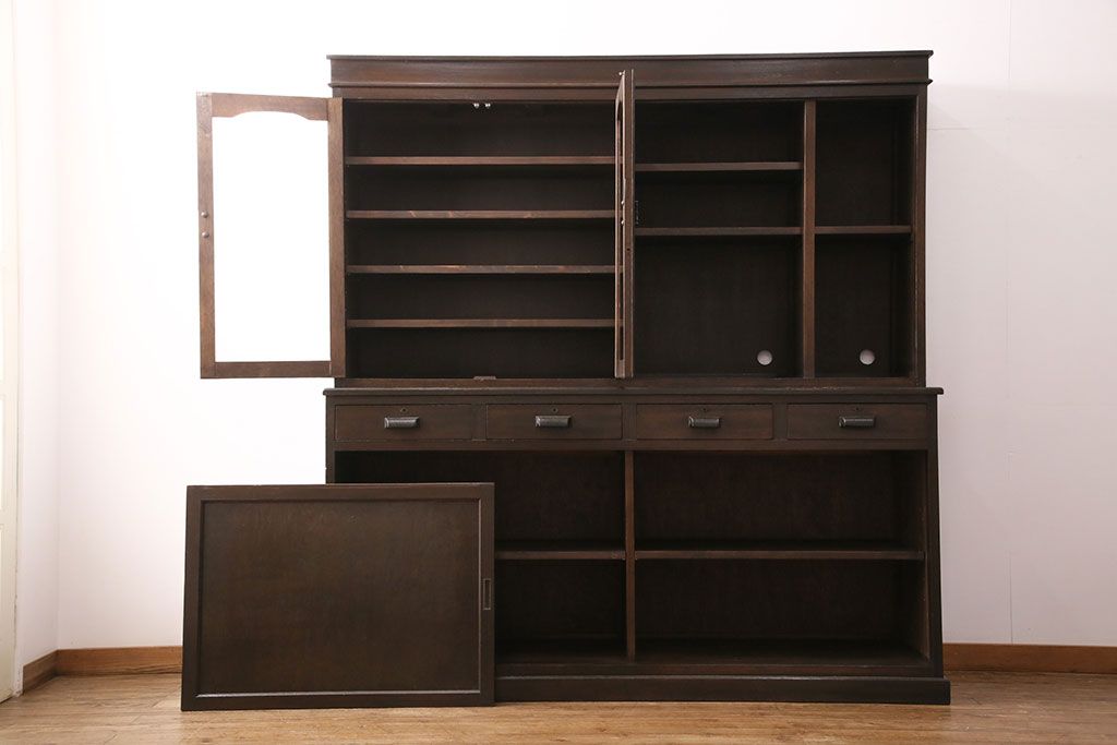 食器棚をリペア&カスタム!既存の棚を撤去し、可動式の棚板を新たに製作。現状に近しい色味に着色し仕上げ。(収納棚、戸棚、キャビネット、カップボード)