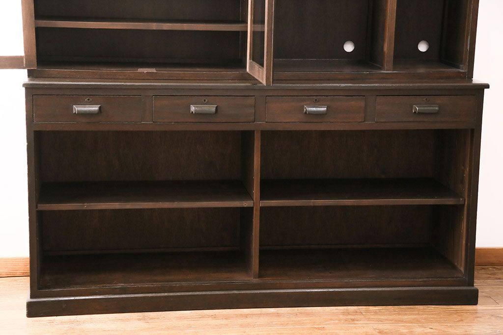 食器棚をリペア&カスタム!既存の棚を撤去し、可動式の棚板を新たに製作。現状に近しい色味に着色し仕上げ。(収納棚、戸棚、キャビネット、カップボード)