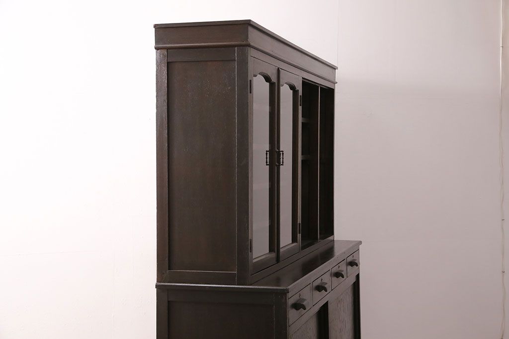 食器棚をリペア&カスタム!既存の棚を撤去し、可動式の棚板を新たに製作。現状に近しい色味に着色し仕上げ。(収納棚、戸棚、キャビネット、カップボード)