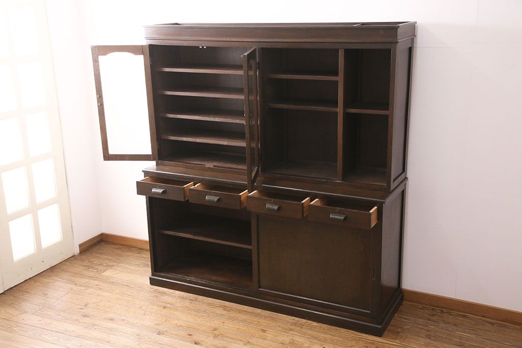 食器棚をリペア&カスタム!既存の棚を撤去し、可動式の棚板を新たに製作。現状に近しい色味に着色し仕上げ。(収納棚、戸棚、キャビネット、カップボード)