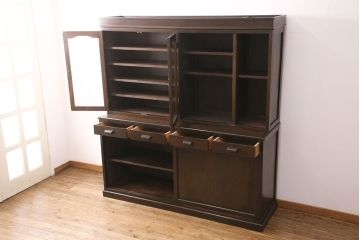 食器棚をリペア&カスタム!既存の棚を撤去し、可動式の棚板を新たに製作。現状に近しい色味に着色し仕上げ。(収納棚、戸棚、キャビネット、カップボード)