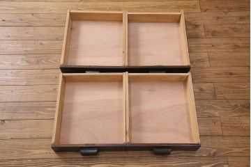 食器棚をリペア&カスタム!既存の棚を撤去し、可動式の棚板を新たに製作。現状に近しい色味に着色し仕上げ。(収納棚、戸棚、キャビネット、カップボード)