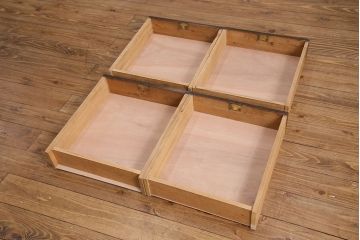 食器棚をリペア&カスタム!既存の棚を撤去し、可動式の棚板を新たに製作。現状に近しい色味に着色し仕上げ。(収納棚、戸棚、キャビネット、カップボード)