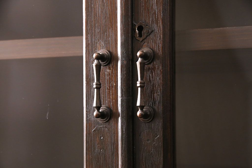 食器棚をリペア&カスタム!既存の棚を撤去し、可動式の棚板を新たに製作。現状に近しい色味に着色し仕上げ。(収納棚、戸棚、キャビネット、カップボード)