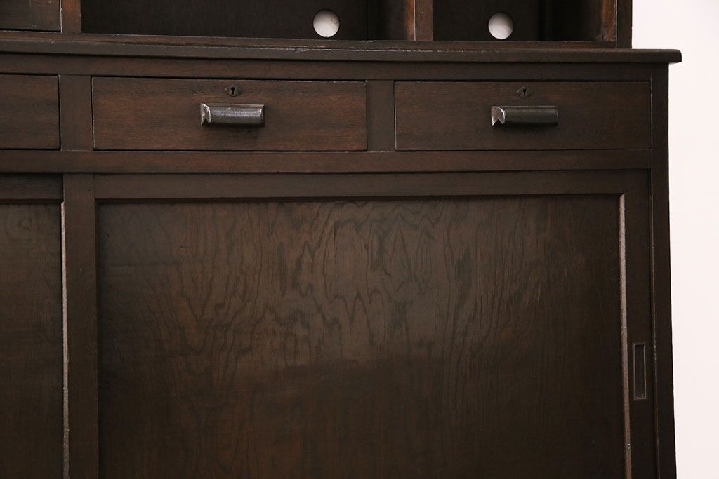 食器棚をリペア&カスタム!既存の棚を撤去し、可動式の棚板を新たに製作。現状に近しい色味に着色し仕上げ。(収納棚、戸棚、キャビネット、カップボード)