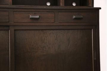 食器棚をリペア&カスタム!既存の棚を撤去し、可動式の棚板を新たに製作。現状に近しい色味に着色し仕上げ。(収納棚、戸棚、キャビネット、カップボード)