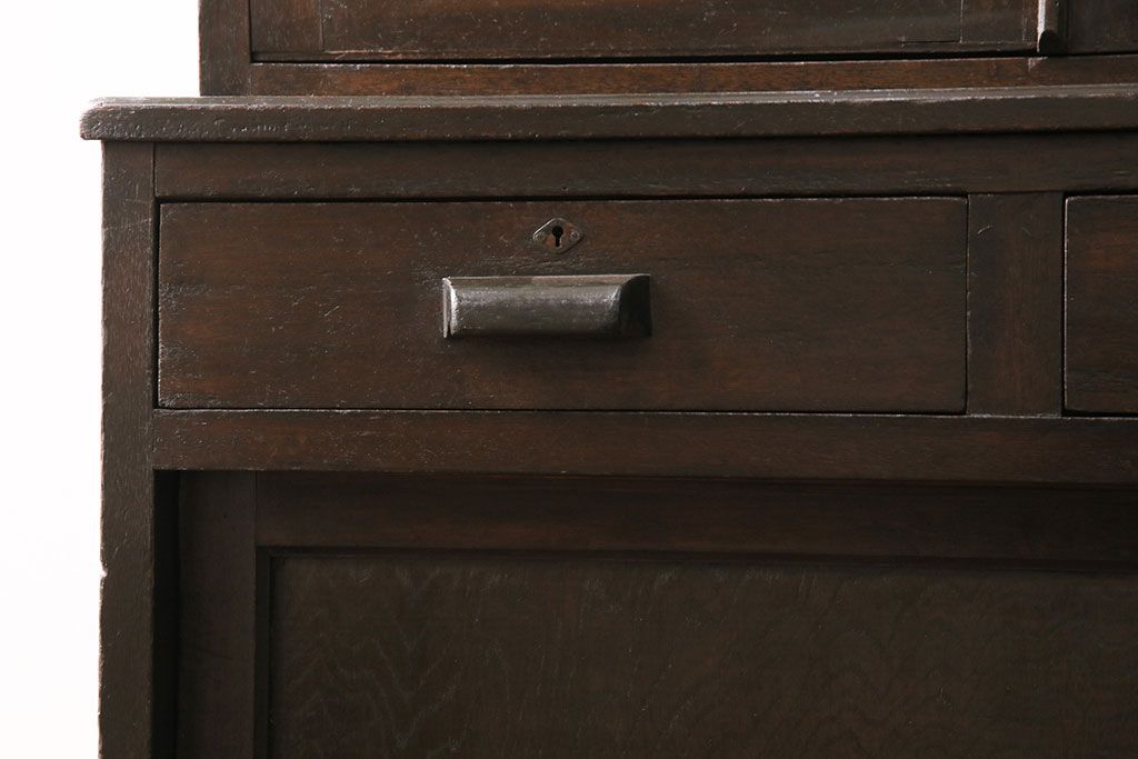 食器棚をリペア&カスタム!既存の棚を撤去し、可動式の棚板を新たに製作。現状に近しい色味に着色し仕上げ。(収納棚、戸棚、キャビネット、カップボード)