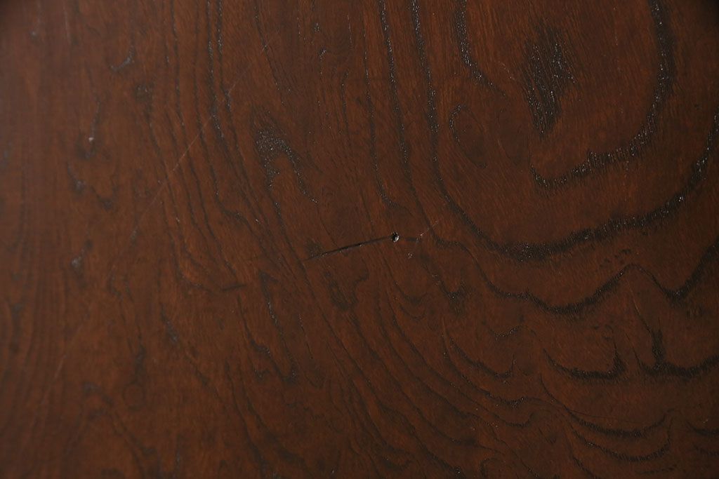 明治期の蔵戸をリペア&カスタム!設置場所に合わせてリサイズし、ドアにリメイク。時代箪笥の引手、アクリル製の家紋を取り付け。外部用塗装で仕上げ。(玄関戸、建具、玄関ドア)