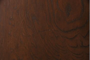 明治期の蔵戸をリペア&カスタム!設置場所に合わせてリサイズし、ドアにリメイク。時代箪笥の引手、アクリル製の家紋を取り付け。外部用塗装で仕上げ。(玄関戸、建具、玄関ドア)