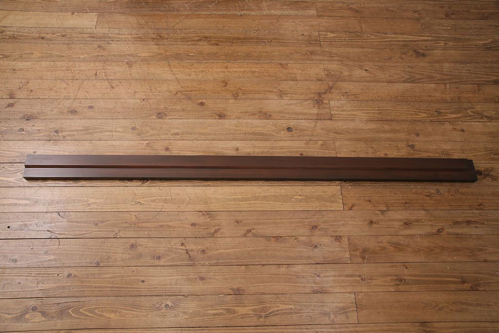 明治期の蔵戸をリペア&カスタム!設置場所に合わせてリサイズし、ドアにリメイク。時代箪笥の引手、アクリル製の家紋を取り付け。外部用塗装で仕上げ。(玄関戸、建具、玄関ドア)