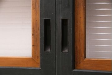 昭和中期のガラス戸2枚をリペア&カスタム!高品質リペア済み商品を設置場所に合わせてリサイズ。(引き戸、建具)