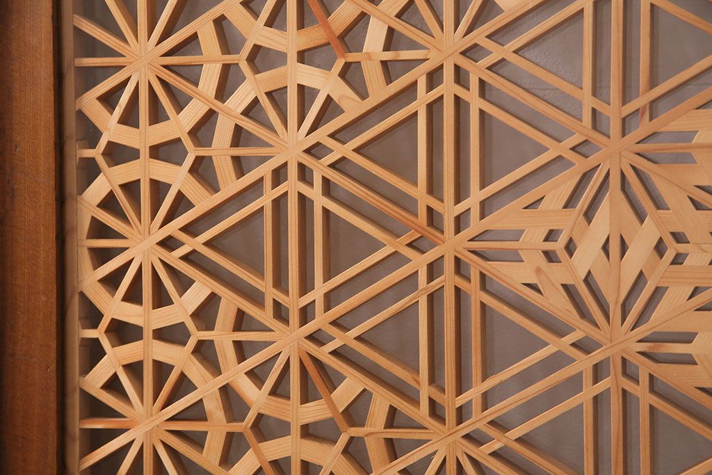 組子入り帯戸2枚をリペア&カスタム!設置場所に合わせてリサイズ。組子部分にクリアガラスを組み入れ。(引き戸、建具)