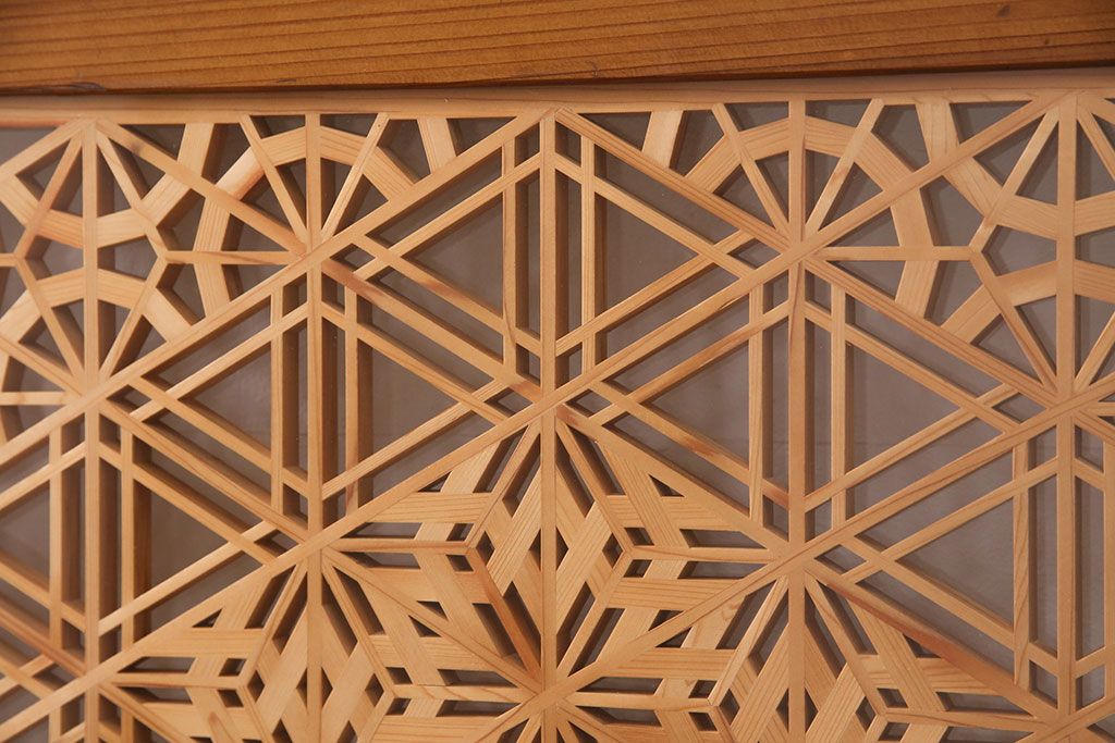 組子入り帯戸2枚をリペア&カスタム!設置場所に合わせてリサイズ。組子部分にクリアガラスを組み入れ。(引き戸、建具)