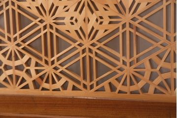 組子入り帯戸2枚をリペア&カスタム!設置場所に合わせてリサイズ。組子部分にクリアガラスを組み入れ。(引き戸、建具)