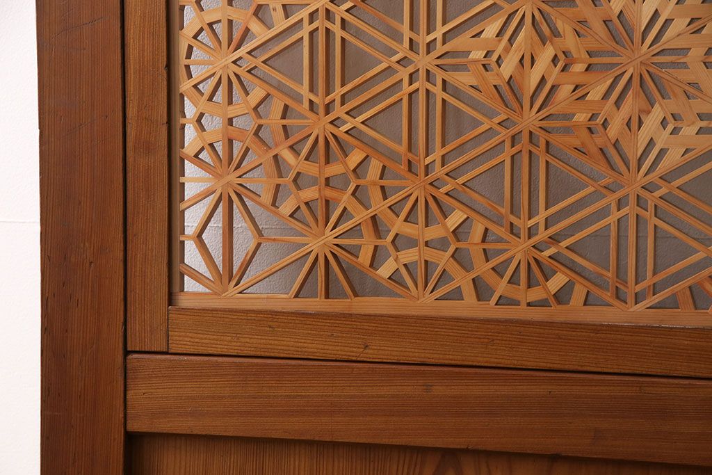 組子入り帯戸2枚をリペア&カスタム!設置場所に合わせてリサイズ。組子部分にクリアガラスを組み入れ。(引き戸、建具)