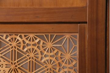 組子入り帯戸2枚をリペア&カスタム!設置場所に合わせてリサイズ。組子部分にクリアガラスを組み入れ。(引き戸、建具)