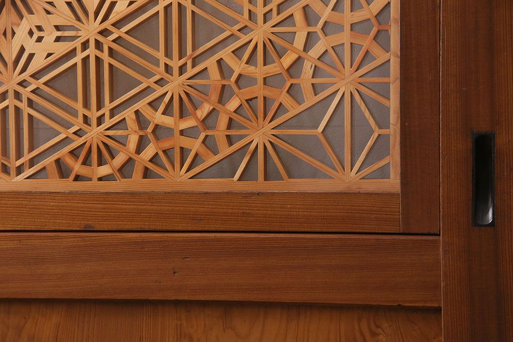 組子入り帯戸2枚をリペア&カスタム!設置場所に合わせてリサイズ。組子部分にクリアガラスを組み入れ。(引き戸、建具)