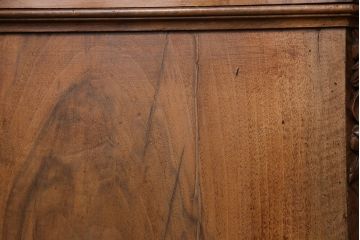 フランスアンティークのチェストの見た目を変えずに綺麗にリペア!傷んだ木部の交換。可動部の調整。1トーン落ち着いた色味に着色し仕上げ(引き出し、サイドボード)