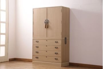 加茂総桐箪笥の見た目を変えずに綺麗にリペア!可動部の調整、クリーニングを行い、砥粉仕上げ。(総桐たんす、衣装箪笥、和タンス、引き出し)