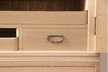 加茂総桐箪笥の見た目を変えずに綺麗にリペア!可動部の調整、クリーニングを行い、砥粉仕上げ。(総桐たんす、衣装箪笥、和タンス、引き出し)