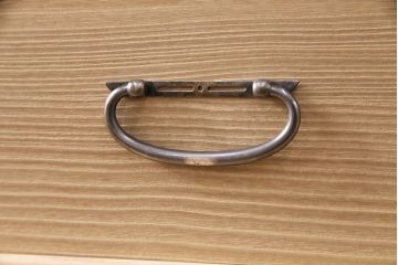 加茂総桐箪笥の見た目を変えずに綺麗にリペア!可動部の調整、クリーニングを行い、砥粉仕上げ。(総桐たんす、衣装箪笥、和タンス、引き出し)