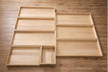 加茂総桐箪笥の見た目を変えずに綺麗にリペア!可動部の調整、クリーニングを行い、砥粉仕上げ。(総桐たんす、衣装箪笥、和タンス、引き出し)