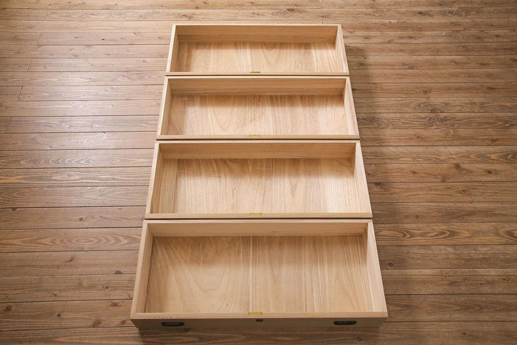 加茂総桐箪笥の見た目を変えずに綺麗にリペア!可動部の調整、クリーニングを行い、砥粉仕上げ。(総桐たんす、衣装箪笥、和タンス、引き出し)