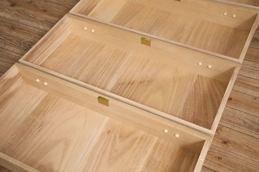 加茂総桐箪笥の見た目を変えずに綺麗にリペア!可動部の調整、クリーニングを行い、砥粉仕上げ。(総桐たんす、衣装箪笥、和タンス、引き出し)