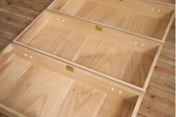 加茂総桐箪笥の見た目を変えずに綺麗にリペア!可動部の調整、クリーニングを行い、砥粉仕上げ。(総桐たんす、衣装箪笥、和タンス、引き出し)