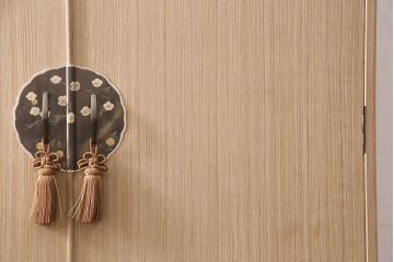 加茂総桐箪笥の見た目を変えずに綺麗にリペア!可動部の調整、クリーニングを行い、砥粉仕上げ。(総桐たんす、衣装箪笥、和タンス、引き出し)