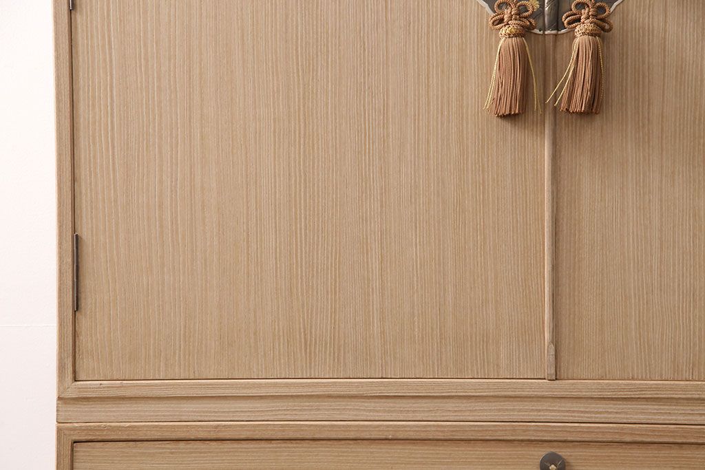 加茂総桐箪笥の見た目を変えずに綺麗にリペア!可動部の調整、クリーニングを行い、砥粉仕上げ。(総桐たんす、衣装箪笥、和タンス、引き出し)