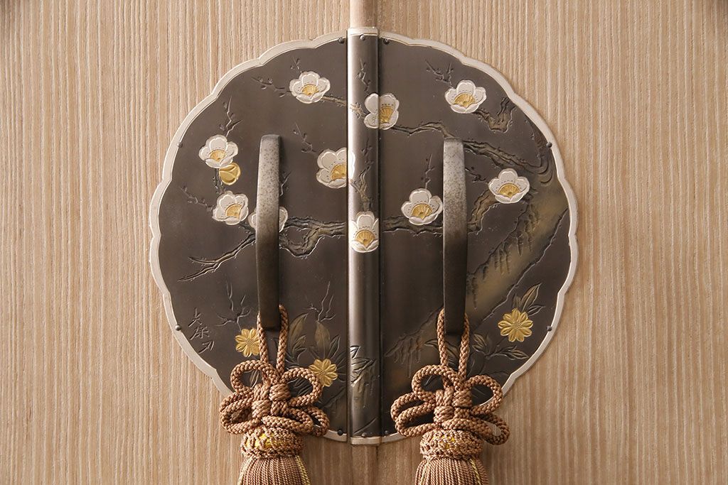 加茂総桐箪笥の見た目を変えずに綺麗にリペア!可動部の調整、クリーニングを行い、砥粉仕上げ。(総桐たんす、衣装箪笥、和タンス、引き出し)