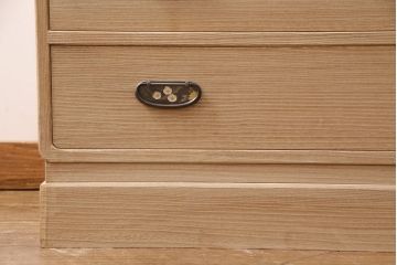 加茂総桐箪笥の見た目を変えずに綺麗にリペア!可動部の調整、クリーニングを行い、砥粉仕上げ。(総桐たんす、衣装箪笥、和タンス、引き出し)