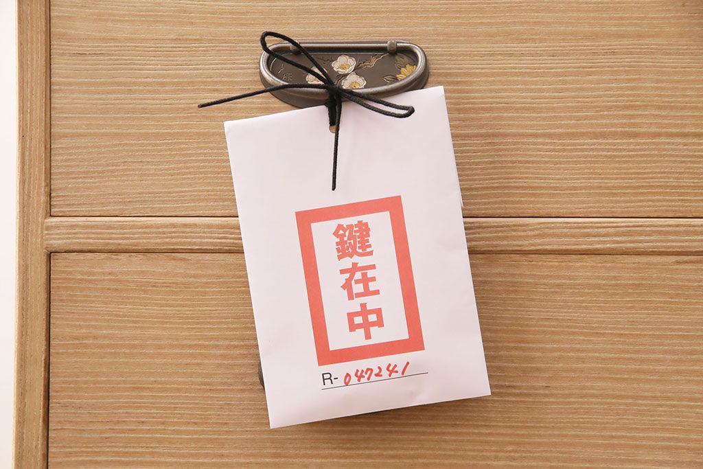 加茂総桐箪笥の見た目を変えずに綺麗にリペア!可動部の調整、クリーニングを行い、砥粉仕上げ。(総桐たんす、衣装箪笥、和タンス、引き出し)