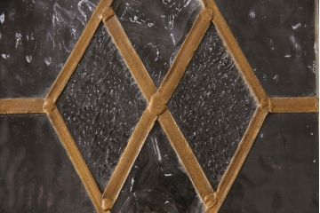 イギリスアンティークの木製吊り下げ戸をリペア&カスタム!上部の金具、側面のブラシを取り外し。モカベージュのエイジング塗装で仕上げ。(ガラス戸、建具)