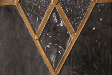 イギリスアンティークの木製吊り下げ戸をリペア&カスタム!上部の金具、側面のブラシを取り外し。モカベージュのエイジング塗装で仕上げ。(ガラス戸、建具)