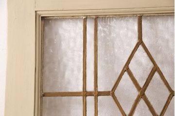 イギリスアンティークの木製吊り下げ戸をリペア&カスタム!上部の金具、側面のブラシを取り外し。モカベージュのエイジング塗装で仕上げ。(ガラス戸、建具)