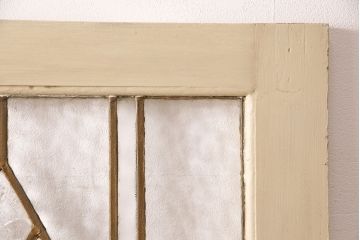 イギリスアンティークの木製吊り下げ戸をリペア&カスタム!上部の金具、側面のブラシを取り外し。モカベージュのエイジング塗装で仕上げ。(ガラス戸、建具)