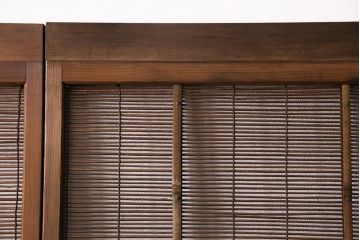 簾戸4枚をリペア&カスタム!設置場所に合わせてリサイズ。取っ手を取り付け。現状に近しい色味に着色し仕上げ。(引き戸、夏戸、建具)