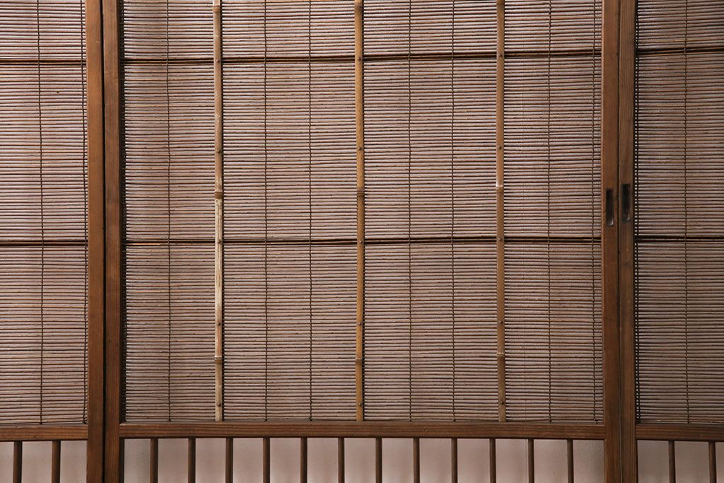 簾戸4枚をリペア&カスタム!設置場所に合わせてリサイズ。取っ手を取り付け。現状に近しい色味に着色し仕上げ。(引き戸、夏戸、建具)