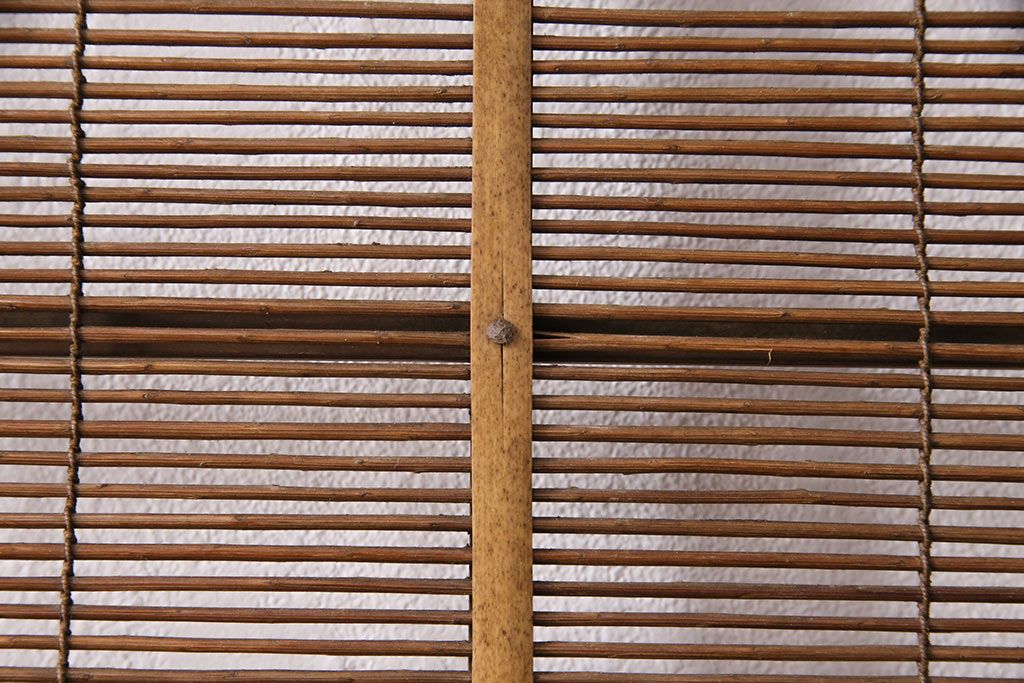 簾戸4枚をリペア&カスタム!設置場所に合わせてリサイズ。取っ手を取り付け。現状に近しい色味に着色し仕上げ。(引き戸、夏戸、建具)